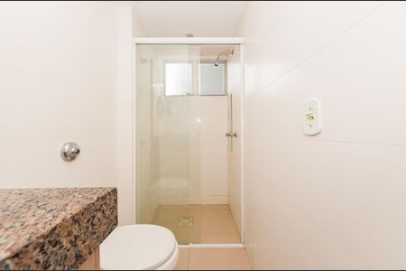 Banheiro de apartamento para alugar com 1 quarto, 40m² em Centro, Curitiba