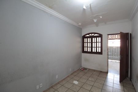 Sala de casa para alugar com 2 quartos, 67m² em Santa Amelia, Belo Horizonte