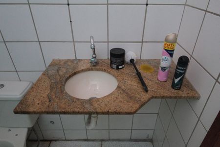 Casa à venda com 67m², 2 quartos e 1 vagaBanheiro Social