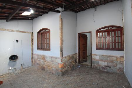 Casa à venda com 67m², 2 quartos e 1 vagaGaragem