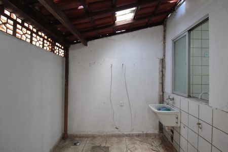 Casa à venda com 67m², 2 quartos e 1 vagaÁrea de Serviço