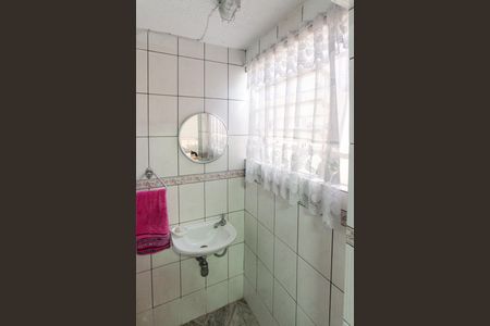 Casa à venda com 300m², 3 quartos e 2 vagas Casa à venda com 300m², 3 quartos e 2 vagasSalão - Banheiro