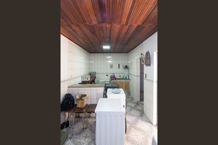 Casa à venda com 300m², 3 quartos e 2 vagas Casa à venda com 300m², 3 quartos e 2 vagasSalão