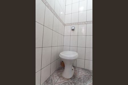 Casa à venda com 300m², 3 quartos e 2 vagas Casa à venda com 300m², 3 quartos e 2 vagasSalão - Banheiro