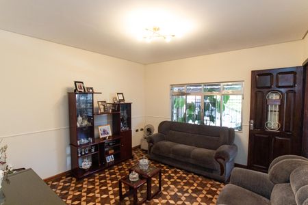 Casa à venda com 300m², 3 quartos e 2 vagas Casa à venda com 300m², 3 quartos e 2 vagasSala