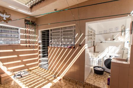 Casa à venda com 300m², 3 quartos e 2 vagas Casa à venda com 300m², 3 quartos e 2 vagasÁrea de Serviço