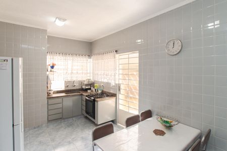 Casa à venda com 300m², 3 quartos e 2 vagas Casa à venda com 300m², 3 quartos e 2 vagasCozinha