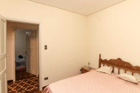 Casa à venda com 300m², 3 quartos e 2 vagas Casa à venda com 300m², 3 quartos e 2 vagasSuíte