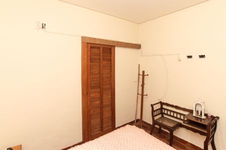 Casa à venda com 300m², 3 quartos e 2 vagas Casa à venda com 300m², 3 quartos e 2 vagasSuíte