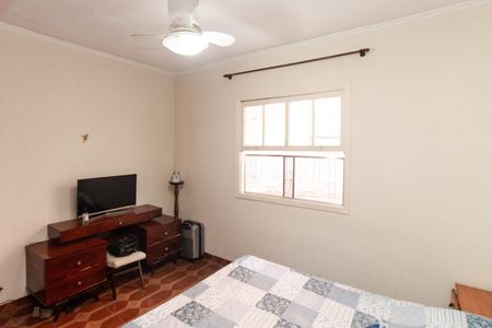 Casa à venda com 300m², 3 quartos e 2 vagas Casa à venda com 300m², 3 quartos e 2 vagasQuarto 1