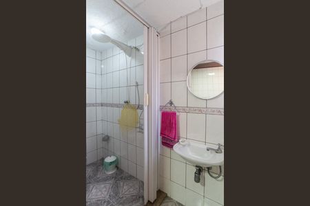 Casa à venda com 300m², 3 quartos e 2 vagas Casa à venda com 300m², 3 quartos e 2 vagasSalão - Banheiro