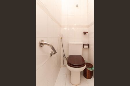 Casa à venda com 300m², 3 quartos e 2 vagas Casa à venda com 300m², 3 quartos e 2 vagasBanheiro da Suíte