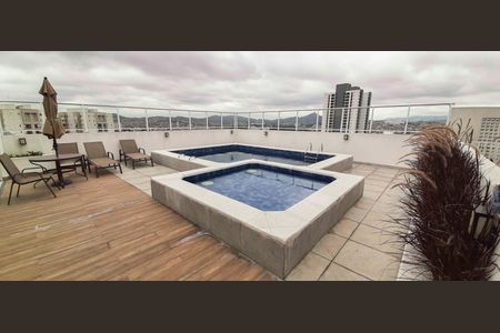 Apartamento à venda com 65m², 2 quartos e 2 vagasÁrea comum - Piscina