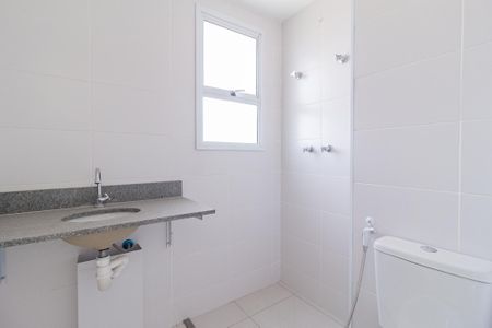 Apartamento à venda com 65m², 2 quartos e 2 vagas Apartamento à venda com 65m², 2 quartos e 2 vagasBanheiro da suíte