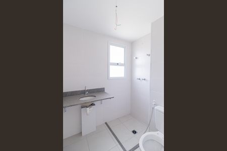 Apartamento à venda com 65m², 2 quartos e 2 vagas Apartamento à venda com 65m², 2 quartos e 2 vagasBanheiro da suíte