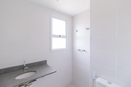 Apartamento à venda com 65m², 2 quartos e 2 vagas Apartamento à venda com 65m², 2 quartos e 2 vagasBanheiro da suíte