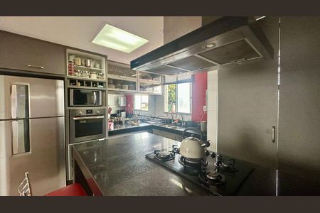 Apartamento à venda com 152m², 4 quartos e 2 vagasCozinha 