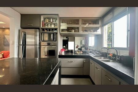 Apartamento à venda com 152m², 4 quartos e 2 vagasCozinha 