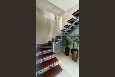 Escadas  de apartamento à venda com 3 quartos, 140m² em Dona Clara, Belo Horizonte