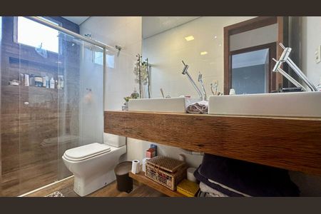 Apartamento à venda com 152m², 4 quartos e 2 vagasBanheiro 