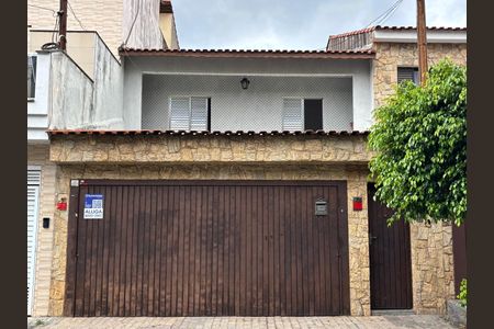 Casa para alugar com 250m², 3 quartos e 2 vagasFachada 
