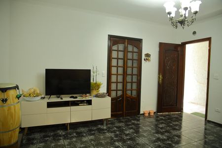 Casa para alugar com 250m², 3 quartos e 2 vagasSala