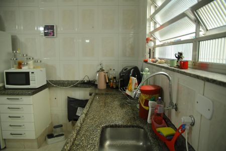 Casa para alugar com 250m², 3 quartos e 2 vagasCozinha 