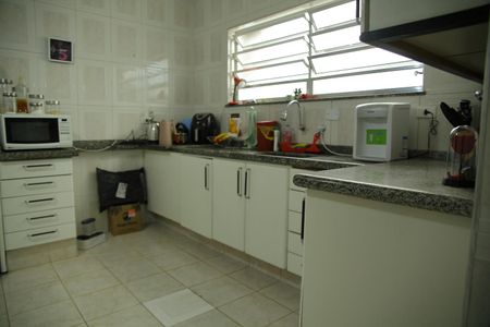 Casa para alugar com 250m², 3 quartos e 2 vagasCozinha 