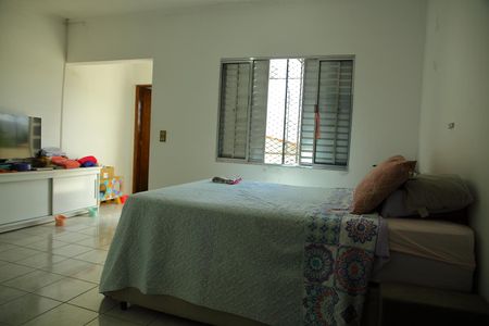 Casa para alugar com 250m², 3 quartos e 2 vagasSuíte 