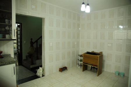 Casa para alugar com 250m², 3 quartos e 2 vagasCozinha 