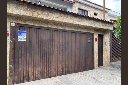 Casa para alugar com 250m², 3 quartos e 2 vagasFachada 