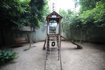 Apartamento à venda com 97m², 3 quartos e 2 vagasÁrea comum - Playground