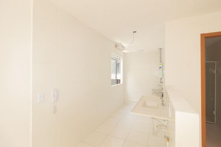 Apartamento para alugar com 44m², 2 quartos e sem vaga Apartamento para alugar com 44m², 2 quartos e sem vagaCozinha e Área de Serviço