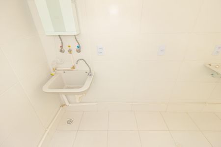 Apartamento para alugar com 44m², 2 quartos e sem vaga Apartamento para alugar com 44m², 2 quartos e sem vagaCozinha e Área de Serviço