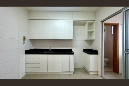 Apartamento à venda com 95m², 3 quartos e 2 vagasCozinha 