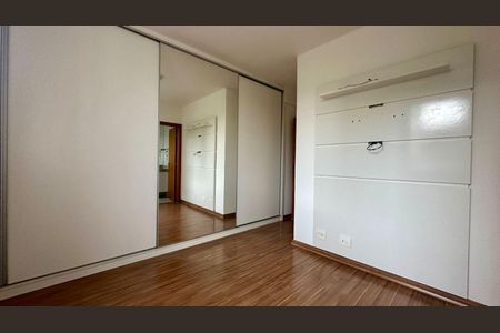 Apartamento à venda com 95m², 3 quartos e 2 vagasQuarto 