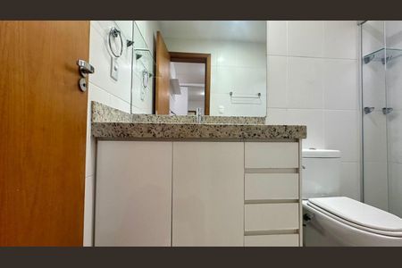 Apartamento à venda com 95m², 3 quartos e 2 vagasBanheiro 