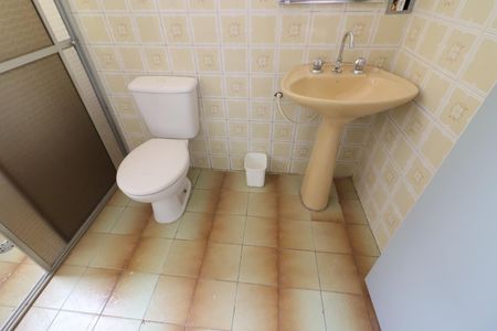 Banheiro da Suíte 1 de casa para alugar com 3 quartos, 170m² em Santo Antônio, Osasco