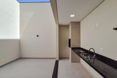 Casa à venda com 180m², 3 quartos e 4 vagas Casa à venda com 180m², 3 quartos e 4 vagasQuintal