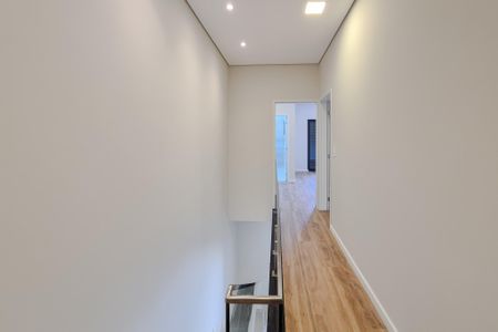 Casa à venda com 180m², 3 quartos e 4 vagas Casa à venda com 180m², 3 quartos e 4 vagascorredor