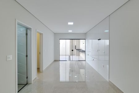 Casa à venda com 180m², 3 quartos e 4 vagas Casa à venda com 180m², 3 quartos e 4 vagasCozinha