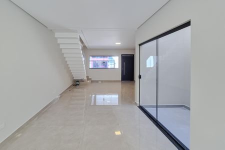 Casa à venda com 180m², 3 quartos e 4 vagasSala