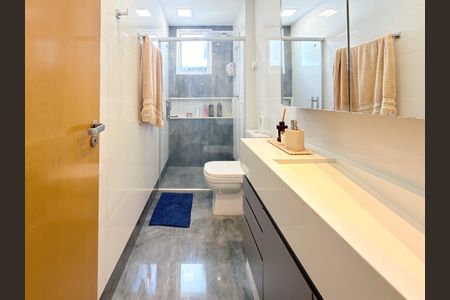 Apartamento à venda com 95m², 3 quartos e 2 vagasBanheiro social