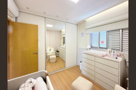 Apartamento à venda com 95m², 3 quartos e 2 vagasQuarto 2