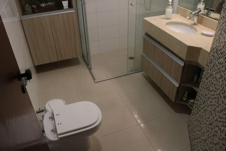 Apartamento à venda com 148m², 2 quartos e 2 vagasBanheiro 1