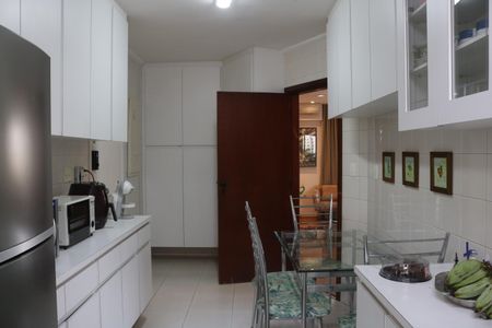 Apartamento à venda com 148m², 2 quartos e 2 vagasCozinha
