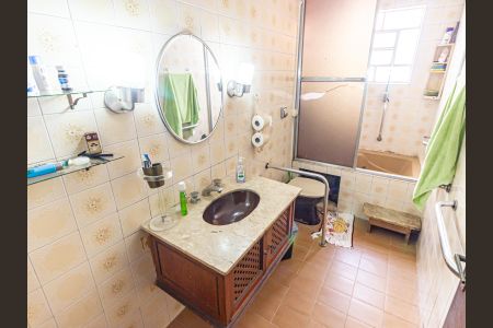 Casa à venda com 242m², 3 quartos e 5 vagasBanheiro 1