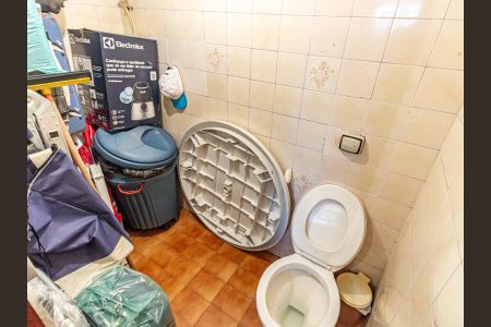 Casa à venda com 242m², 3 quartos e 5 vagasBanheiro 2