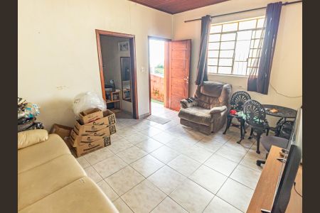 Casa à venda com 242m², 3 quartos e 5 vagasCasa 2 - Sala