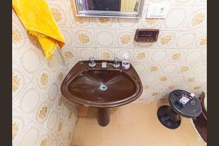 Casa à venda com 242m², 3 quartos e 5 vagasCasa 2 - Banheiro